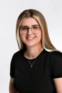 chloe legge headshot