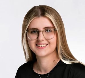 chloe legge headshot