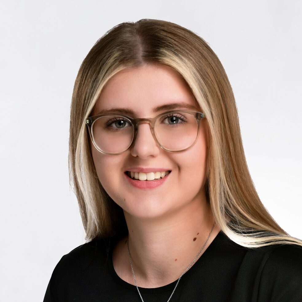 chloe legge headshot